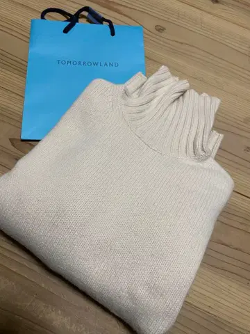 TOMORROWLAND 화이트 니트 스웨터 하이넥