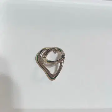 에테 한쪽 귀걸이 골드