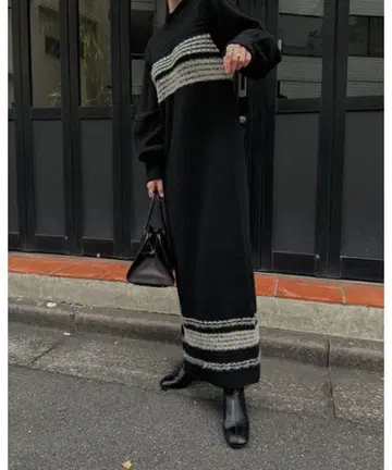 윌프리 random border line mockneckknitOP