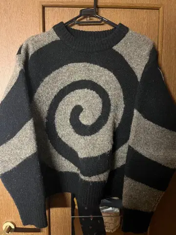 SHAGGIE 스월 패턴 스웨터