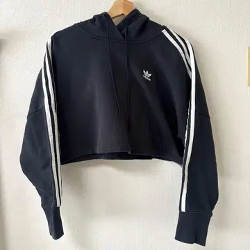 adidas 크롭 기장 후디 맨투맨