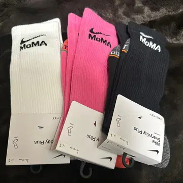 MoMA Nike Everyday Plus 삭스 L