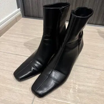 러그나문 스퀘어토 숏부츠