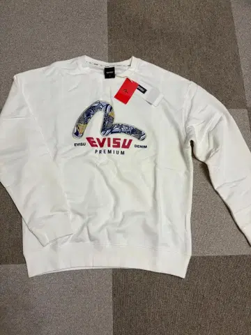 EVISU 로고 맨투맨 L 사이즈 미사용 새상품