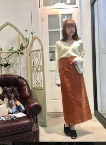 릴리 브라운 도비 레이스업 롱 스커트