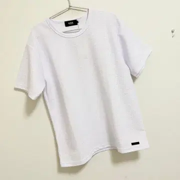 아줄바이마우지 웨이브 턱 자카드 상의