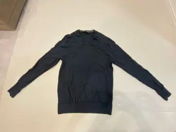 언더아머 블랙 크루넥 니트 스웨터