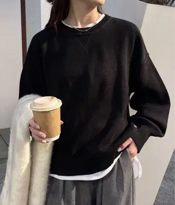 새상품 [면 100% 세탁 가능] 맨투맨 스타일 볼륨 슬리브 니트 블랙