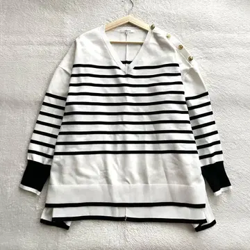 새상품급 CADUNE 보더 니트 골드 버튼 V넥 38 블랙