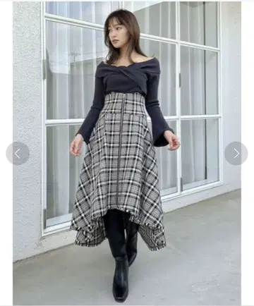 dazzlin ZIP 프린지 코르셋 플레어 스커트