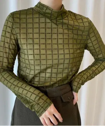 NEW LOGO MONOGRAM PLAID SKIN TOP