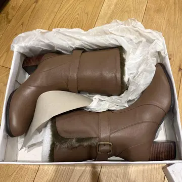 브라운 가죽 부츠 퍼 포함 힐