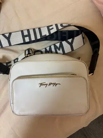 Tommy Hilfiger 숄더백 화이트