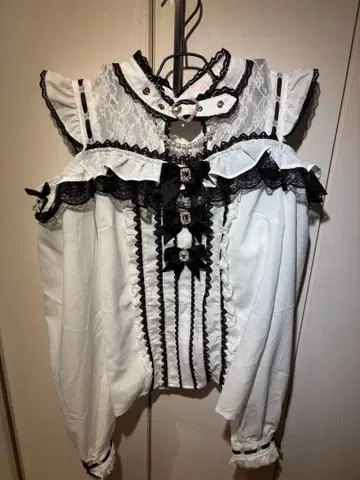 LIZLISA 3개 리본 프론트 초커 블라우스