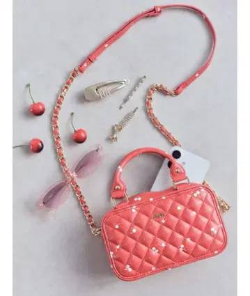 FURFUR 퀼팅 폰 홀더 레드