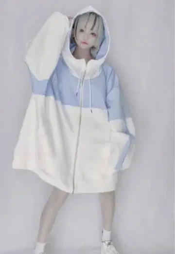 ililil 네온 블루 하이넥 저리 후드티 미개봉 새상품