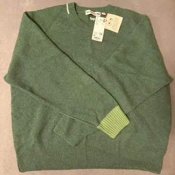 새상품 유니클로 x ANYA HINDMARCH 크루넥 스웨터 그린