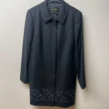 레리안 숏코트 차콜 그레이 자수