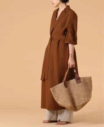 Liesse x 헨미 에미리 오픈 카라 원피스 3 브라운