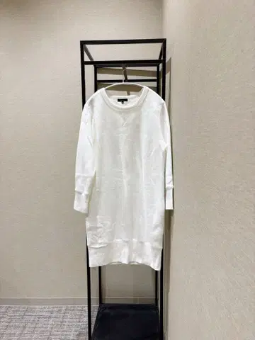 새상품 [ allureville 알아바일 ] 맨투맨 원피스 size2