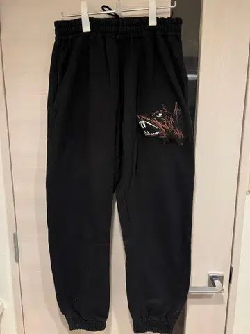 Tuff Crowd 스웨트 팬츠 Size M