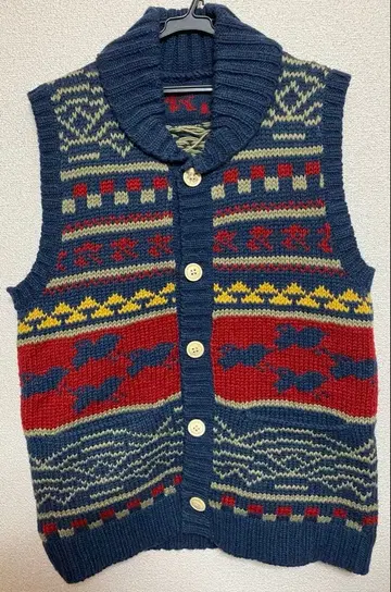 오스티아 재팬 의화문양 핸드니트 자카드 베스트