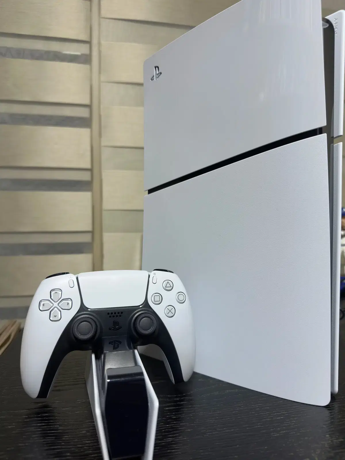 PS5 Slim Digital + DualSense (1) + Charging Stand + Components