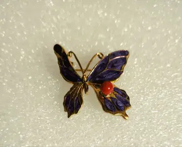 나비 브로치 보라색과 빨간색 에나멜 마감