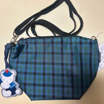 파랑과 검정 체크 무늬 숄더백