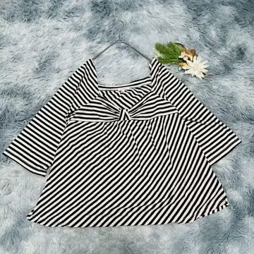 HUSHUSH (M) 7부 소매 티셔츠 보더 무늬 화이트 블랙