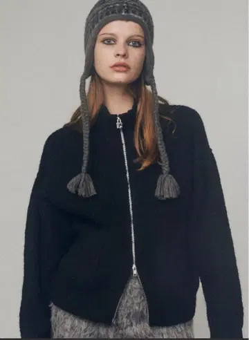 EMODA 에모다 루즈 하이넥 리브 니트 집업 가디건