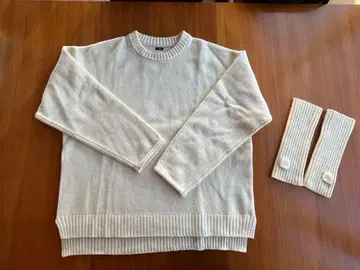 UNIVERSAL TESSU 아이보리 긴팔 니트 스웨터 암워머