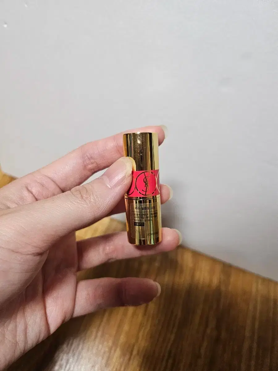 Yves Saint Laurent Rouge Volupté Shine Mini (Red Lip)