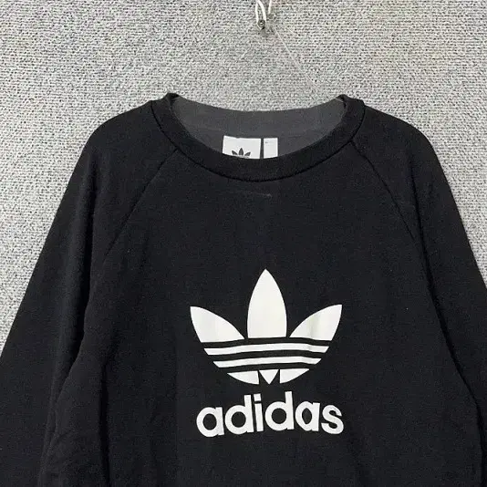 아디다스 빅로고 프린팅 블랙 맨투맨 XL