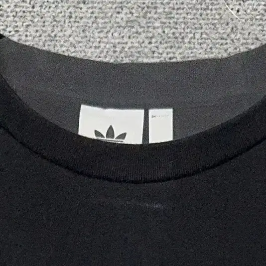아디다스 빅로고 프린팅 블랙 맨투맨 XL