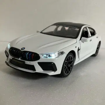 BMW M8 8 시리즈 1/24 약 20cm 다이캐스트 미니카