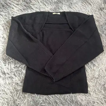 쓰로우 슬리 블랙 니트 긴팔 상의