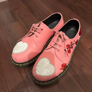 Dr. Martin 발렌타인