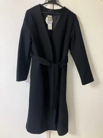 [택 포함 새상품] GU 블랙 롱 코트 S사이즈