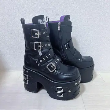 요스케 통굽 벨티드 스터드 숏부츠