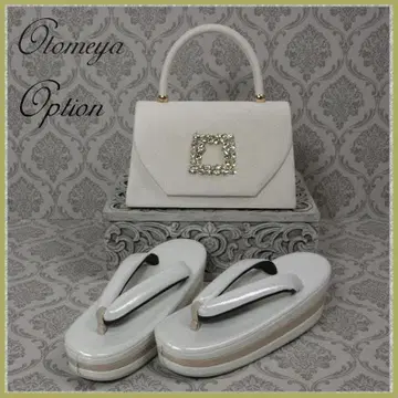 바이컬러의 세련된 통굽 조리 실버 화이트 x 골드 베이지