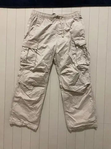 화이트 카고 팬츠