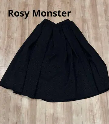 [ 새상품 ] 로지몬스터 볼륨 스커트