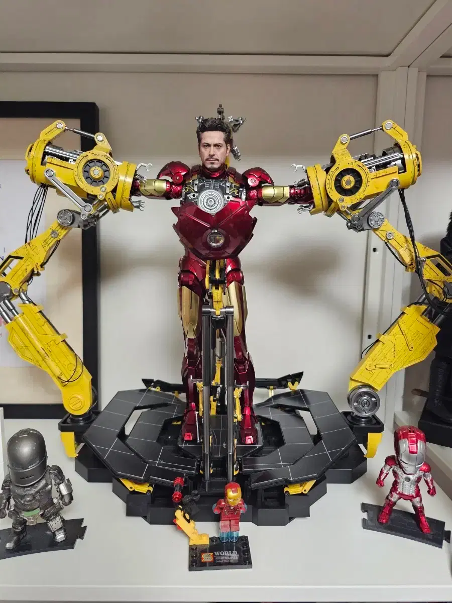 Hot Toys Mark 4 Gantry