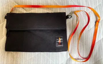 히토리 에 HOWLS 사코슈