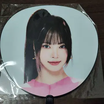 LE SSERAFIM 르세라핌 은채 부채 2025