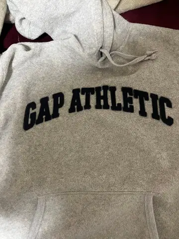 GAP 애슬레틱 플리스 후드티 그레이색