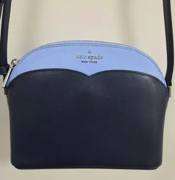케이트 스페이드 숄더백 네이비와 라이트 블루