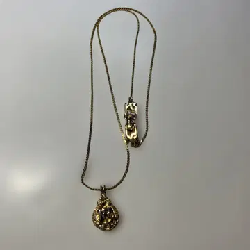 NINA RICCI 니나리치 큐빅 목걸이 펜던트