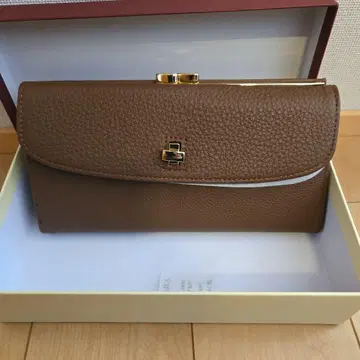 브라운 가죽 장지갑 플랩식